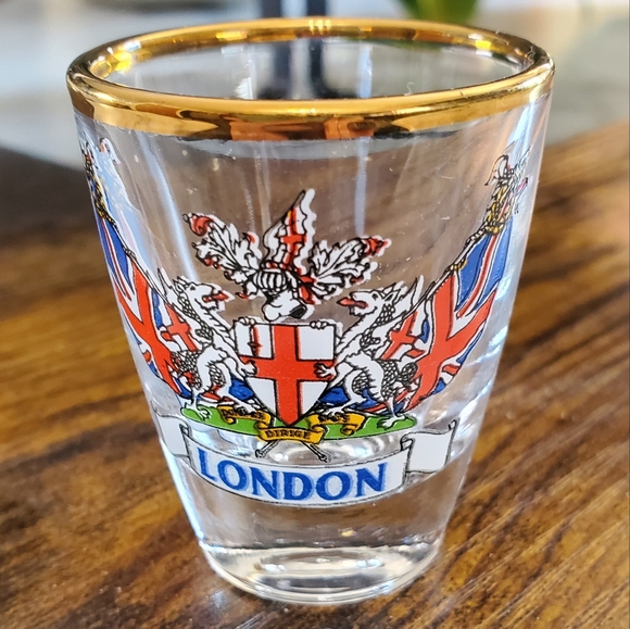 London Vintage Shot Glass with Gold Rim - Picture 8 of 9
